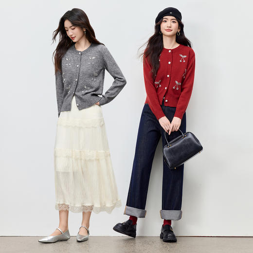 【内购】【樱桃云朵衫】通勤圆领立体珠片绣钉珠宽松软糯珊瑚绒开衫毛衣-W54EB3855 商品图2