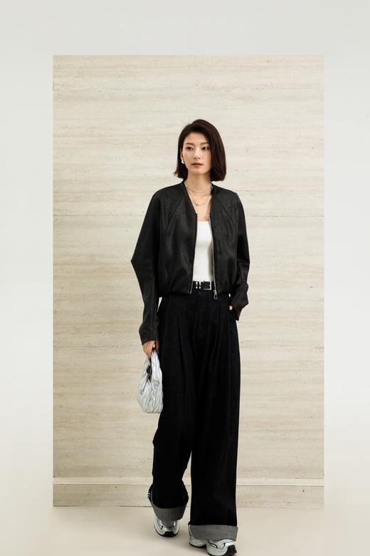 Kai & Kiera 黑色V领光泽感短款外套 20928 商品图3