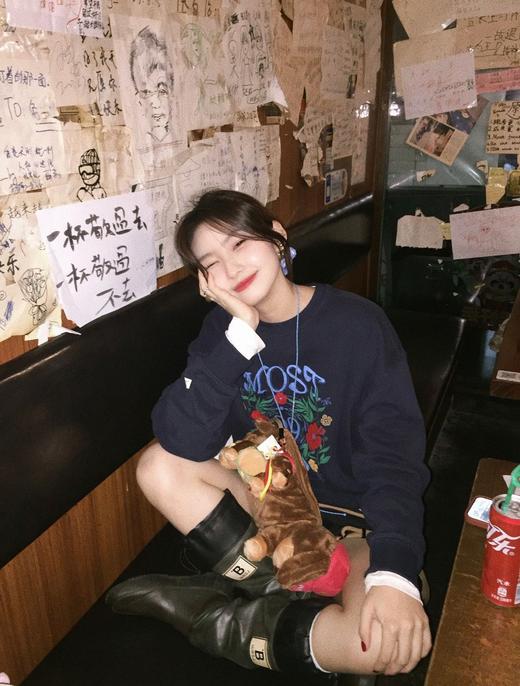 送你一朵小红花most正版高订希林娜同款卫衣 商品图2