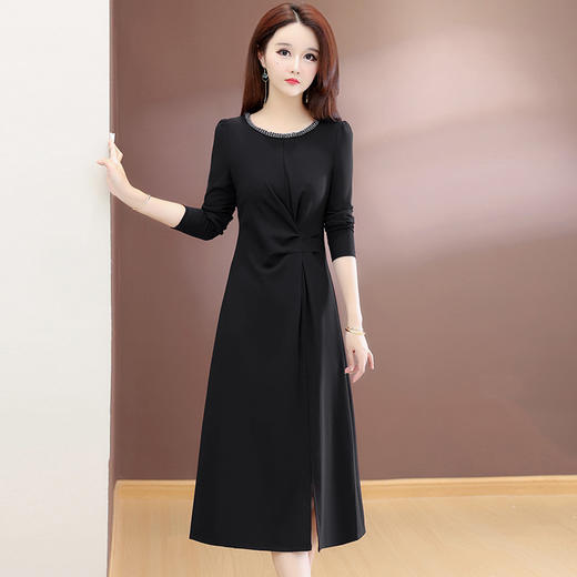 QYM 54C2508-Y时尚连衣裙圆领长袖裙时尚开衩裙压褶收腰中长款A字裙 商品图1