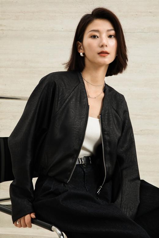 Kai & Kiera 黑色V领光泽感短款外套 20928 商品图2