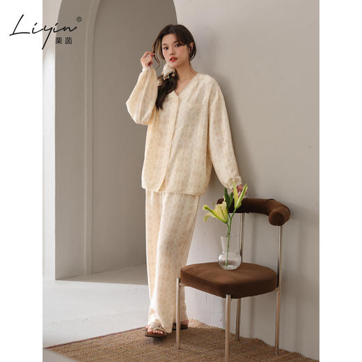 可人儿春秋季带胸垫泡泡绵女士长袖长裤睡衣可外出小众家居服套装 商品图1