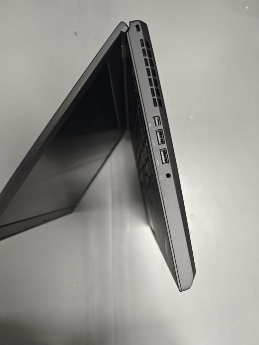 【95新】ThinkPad P52 移动工作站
i7-8750  32G 1T 图形显卡P1000 4G 商品图3