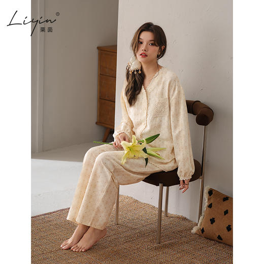 可人儿春秋季带胸垫泡泡绵女士长袖长裤睡衣可外出小众家居服套装 商品图3