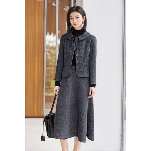 剩S/M/L/XL 【时光套装】米思阳2026春季新款优雅高级感羊毛保暖时尚套装气质收腰外套大摆裙两件套女5253 商品图3