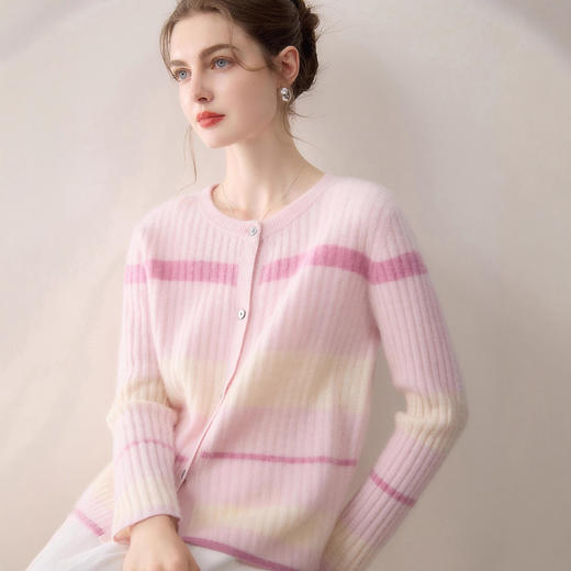 「自」全新升级【铂金会员661/天猫899/差价238】(04544)洛诗琳彩色条纹拼色100%羊绒衫2025秋冬韩系氛围感毛衣开衫 商品图2