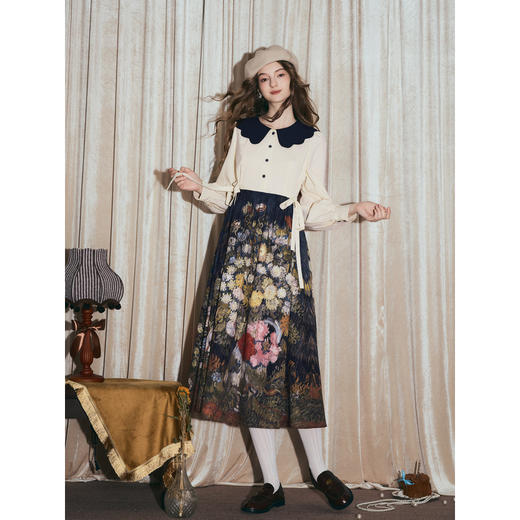 两三事梵高文艺 繁花漫野 2025秋季新款印花裙摆拼接娃娃领连衣裙 商品图1