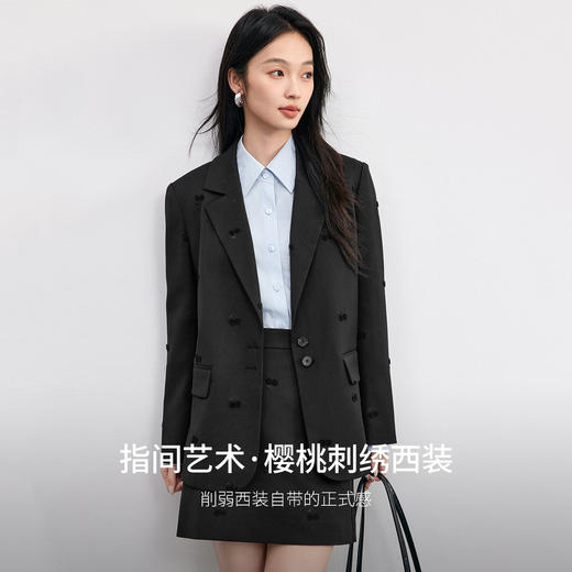 【内购】【樱桃西服】通勤趣味樱桃刺绣平驳领两粒扣垫肩长袖休闲西装外套-153XC2510 商品图1