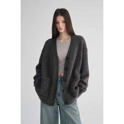 MAISON CECILE 定织纱线软糯松弛绒感羊毛V领廓形针织开衫 商品图0
