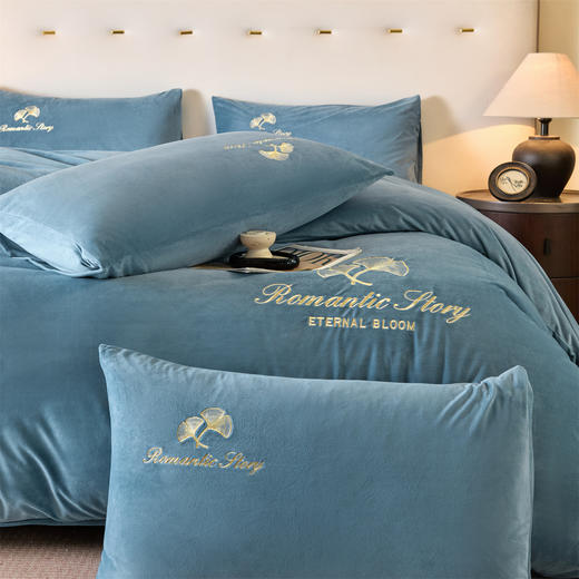 【品牌直发】加倍生活 高克重水晶绒绣花四件套 多色可选 商品图2