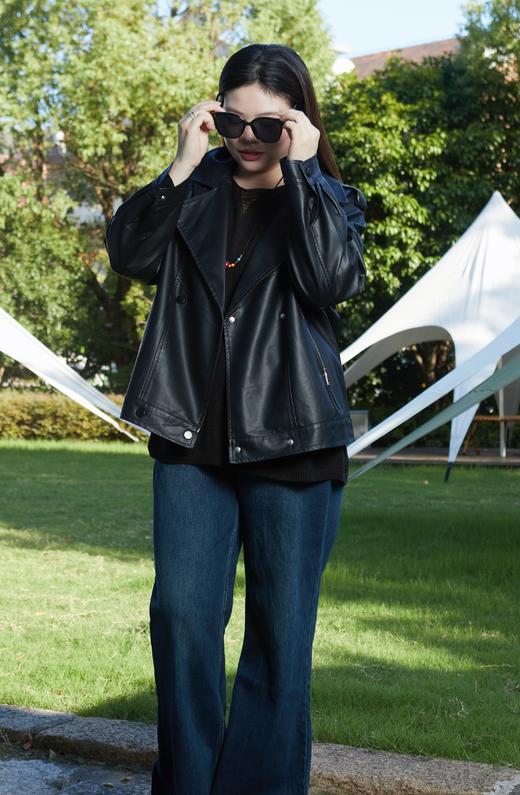 一周内发货【筒喇裤 】非常有质感的一条筒喇裤 ！和喇叭裤不一样，筒的位置稍许宽松，带来更多的松驰感【微喇】秋季复古微胖梨形显瘦微喇，阔腿牛仔裤，显瘦牛仔裤，这个颜色就是质感的代名词！ 商品图9