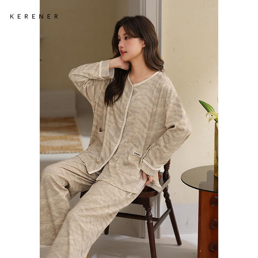 可人儿春秋季带胸垫泡泡绵女士长袖长裤睡衣可外出小众家居服套装 商品图2