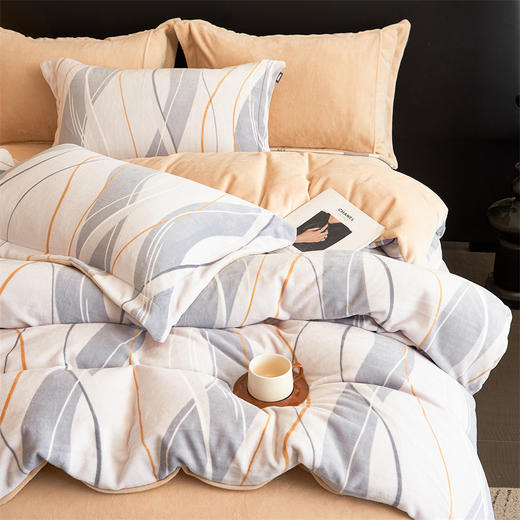 多喜爱 暖暖绒四件套晨晓新叶/时光小憩/叠趣/橙络花织/格苒/琼浪/晨露绒光/慕婉/hl【高克重暖暖绒】【一触即暖】【抗静电】【不易掉毛】细腻绒毛 暖而不闷 透湿排汗 可水洗 商品图9