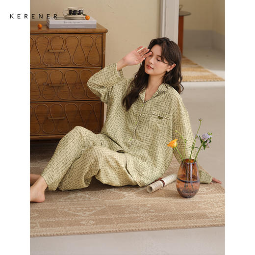可人儿春秋季带胸垫泡泡绵女士长袖长裤睡衣可外出小众家居服套装 商品图2