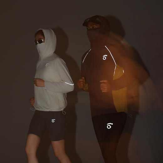 原创单品丨男女连帽保温仓外套 吸湿速干 空气胶囊 聚热锁温 松紧袖口 可调节卡扣下摆 两侧拉链口袋 腋下透气窗 商品图4