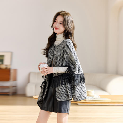 54-6930-258设计感斗篷好看流苏外套2025新款春秋女士披肩式宽松开衫外搭毛衣 商品图0