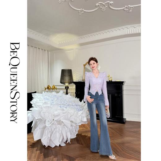 余潇潇【千颂物语】显瘦气质新品弹力蕾丝钻链珍珠V领修身打底衫 商品图4