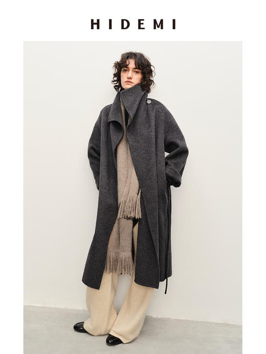 HIDEMI 澳洲美利奴羊毛长毛不规则剪裁门襟堆堆领长款大衣 商品图4