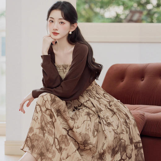 短款长袖机车皮衣外套褶皱碎花吊带连衣裙女秋季2025新款时尚套装 商品图1