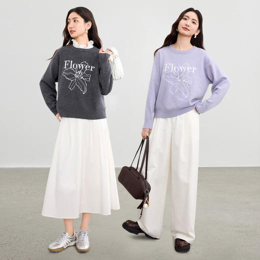 【内购】【鸢尾花】简约通勤圆领撞色字母花卉绣花宽松落肩袖软糯弹力毛衣-W53EE3374 商品图2