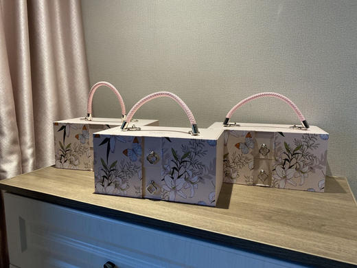 烟台市最顶的五星级酒店！是最！没有之一！

烟台威斯汀酒店。今年的礼盒月饼。 商品图12