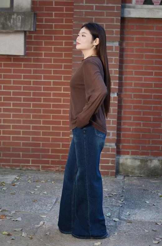 一周内发货【筒喇裤 】非常有质感的一条筒喇裤 ！和喇叭裤不一样，筒的位置稍许宽松，带来更多的松驰感【微喇】秋季复古微胖梨形显瘦微喇，阔腿牛仔裤，显瘦牛仔裤，这个颜色就是质感的代名词！ 商品图11