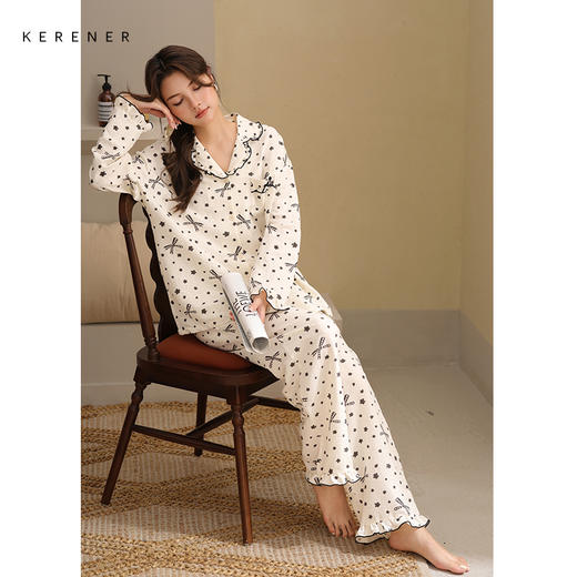 可人儿春秋季带胸垫泡泡绵女士长袖长裤睡衣可外出小众家居服套装 商品图1
