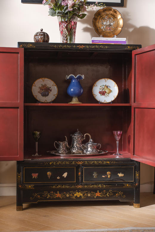 独角鹿西洋古董20世纪中国出品黑漆描金百宝嵌侍女图方角柜 商品图3