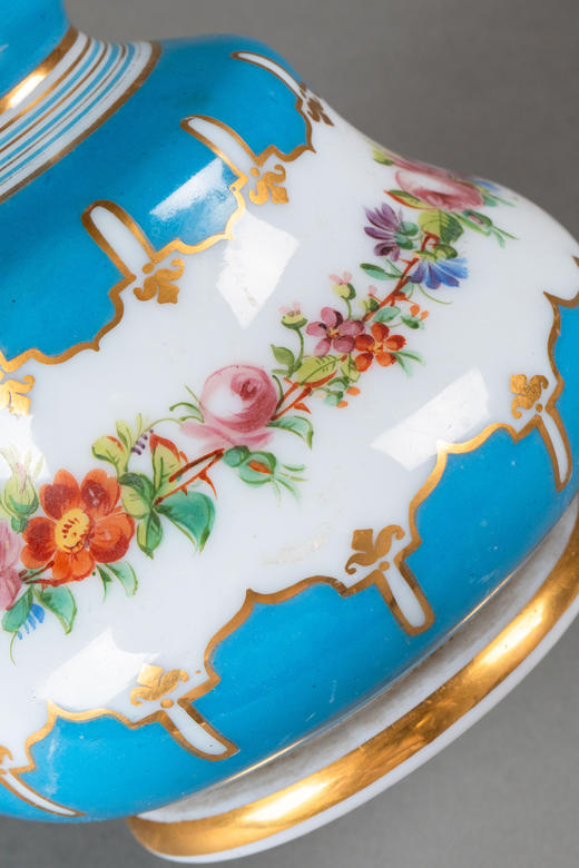 独角鹿西洋古董19世纪欧洲出品花卉藤蔓主题手绘描金装饰蓝色欧泊水晶香水瓶一对 商品图6