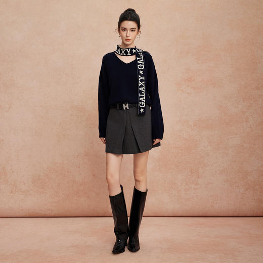 QG633斯尔丽25新款宽松显瘦时尚保暖设计感强字母围巾百搭羊毛衫 商品图3