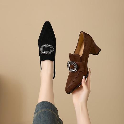 【预售5天】复古磨砂高跟鞋女春秋新款尖头粗跟水钻方扣真皮深口单鞋百搭女鞋KNTNX&KT1687 商品图3