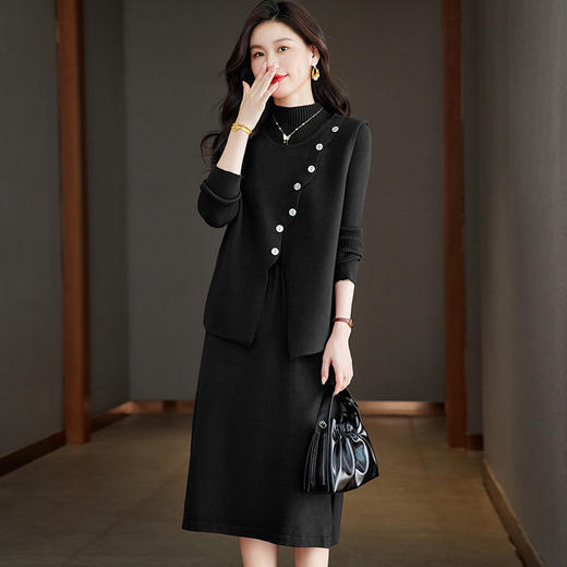 M2751-198针织马甲连衣裙女两件套装2025秋冬新款高级感毛衣裙配大衣中长裙 商品图3