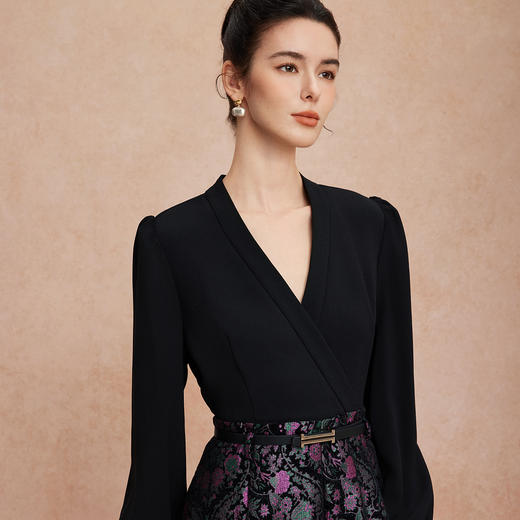 QG801斯尔丽25新款宴会素色拼接油画系列提花V领气质时尚礼服连衣裙 商品图2