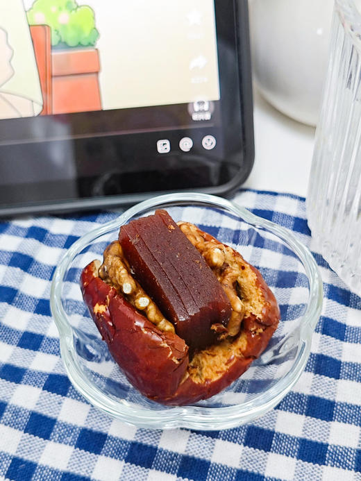 🔥零食+养生双开挂❗💰29.9怒囤5袋【君味唻枣夹核桃山楂糕】三重美味层层暴击💥秒杀普通枣夹核桃🔝性价比直接拉满👍⭕红枣糯甜➕核桃酥脆➕山楂糕爽口，真材实料拒绝凑数碎渣 商品图1