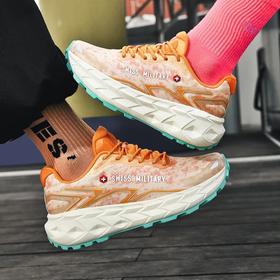  瑞士军工出潮鞋了！情侣款 + 三色系，通勤健身出游一双搞定，159 元香到哭！