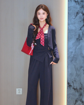 藏青套装，显白王者！简约气质超吸睛～