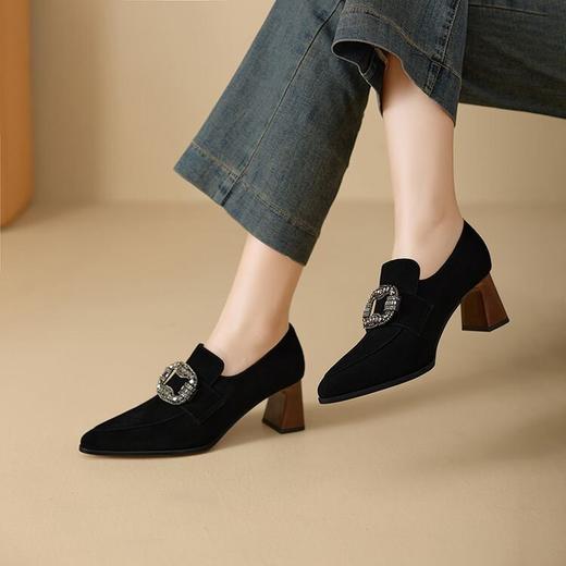 【预售5天】复古磨砂高跟鞋女春秋新款尖头粗跟水钻方扣真皮深口单鞋百搭女鞋KNTNX&KT1687 商品图4