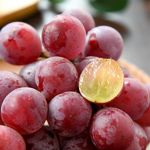 妮娜皇后葡萄礼盒 1.5kg 商品图1