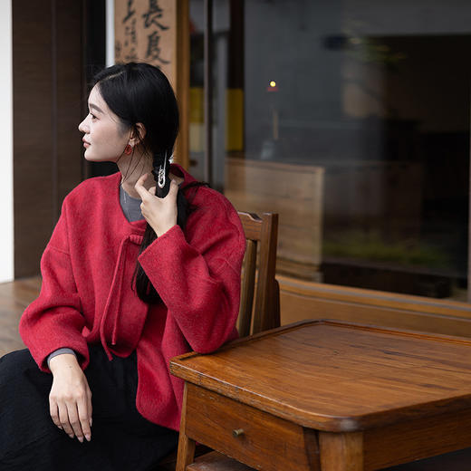 绽放548朵/绵羊毛茧型设计感宽松落肩短款毛呢外套秋冬新款呢大衣 商品图0