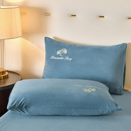 【品牌直发】加倍生活 高克重水晶绒绣花四件套 多色可选 商品图6