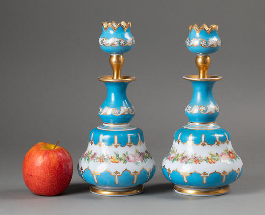 独角鹿西洋古董19世纪欧洲出品花卉藤蔓主题手绘描金装饰蓝色欧泊水晶香水瓶一对 商品图1