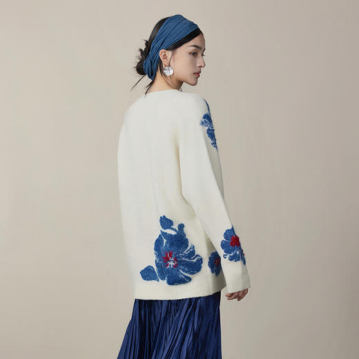 【林栖设计小店】（现货）【手工绣花】山茶知雾系列牦牛绒毛织上衣提花2025秋冬新款套头毛衣女1953022 商品图4