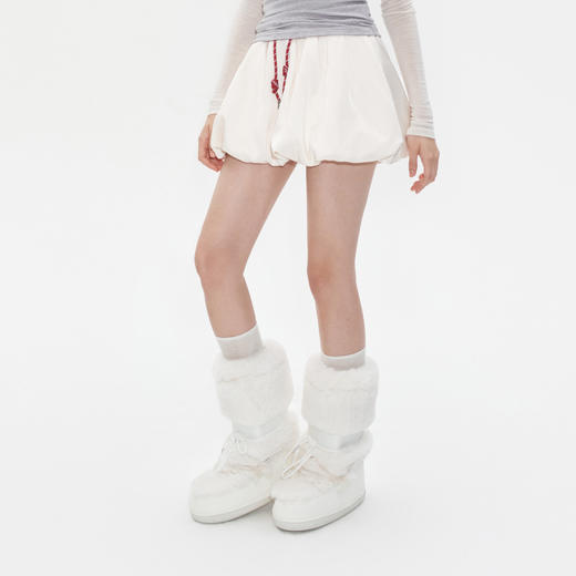 2025秋季新品女士光泽感缎面抽绳设计花苞短裙 商品图2