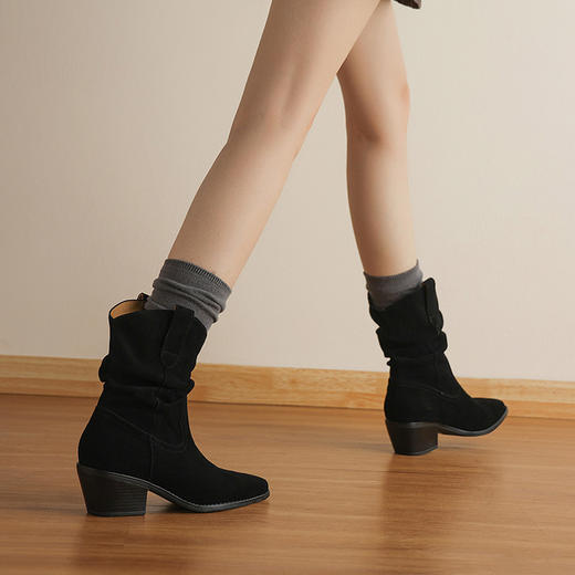【预售5天】高跟马丁靴女秋冬季绒面复古V口高跟小个子尖头堆堆小短靴HB&1505 商品图3