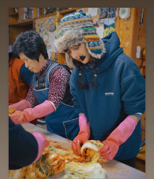 韩国11色连帽加绒加厚卫衣 商品图2