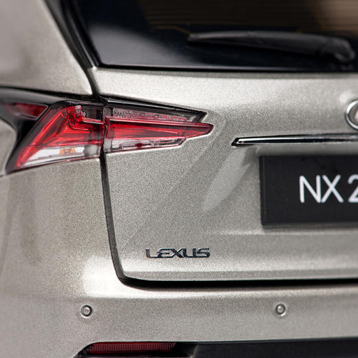 车模 NX 1/18(超音速钛银) 商品图3