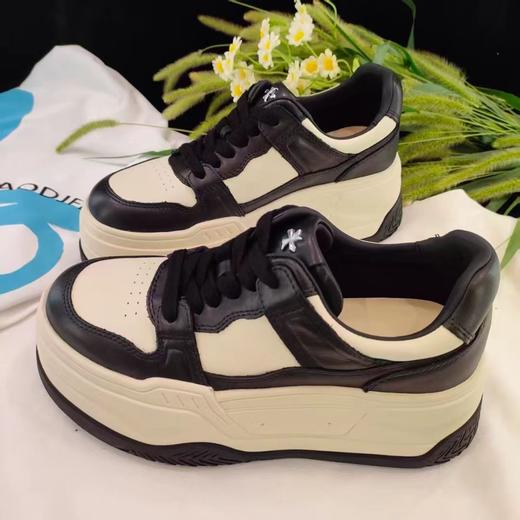 LFGJ凌介女鞋 时尚厚底休闲鞋 商品图2