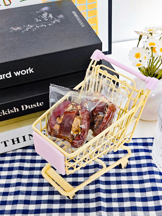 🔥零食+养生双开挂❗💰29.9怒囤5袋【君味唻枣夹核桃山楂糕】三重美味层层暴击💥秒杀普通枣夹核桃🔝性价比直接拉满👍⭕红枣糯甜➕核桃酥脆➕山楂糕爽口，真材实料拒绝凑数碎渣 商品图9