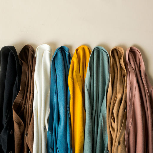 奥伊米初秋女士新款纯色简约百搭优雅气质V领针织开衫NJR1902 商品图5