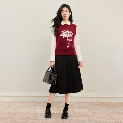 【内购】【好运红】挂毛提花椰影工艺节日正肩圆领直筒型显瘦藏肉无袖马夹-W53JB3752 商品图2